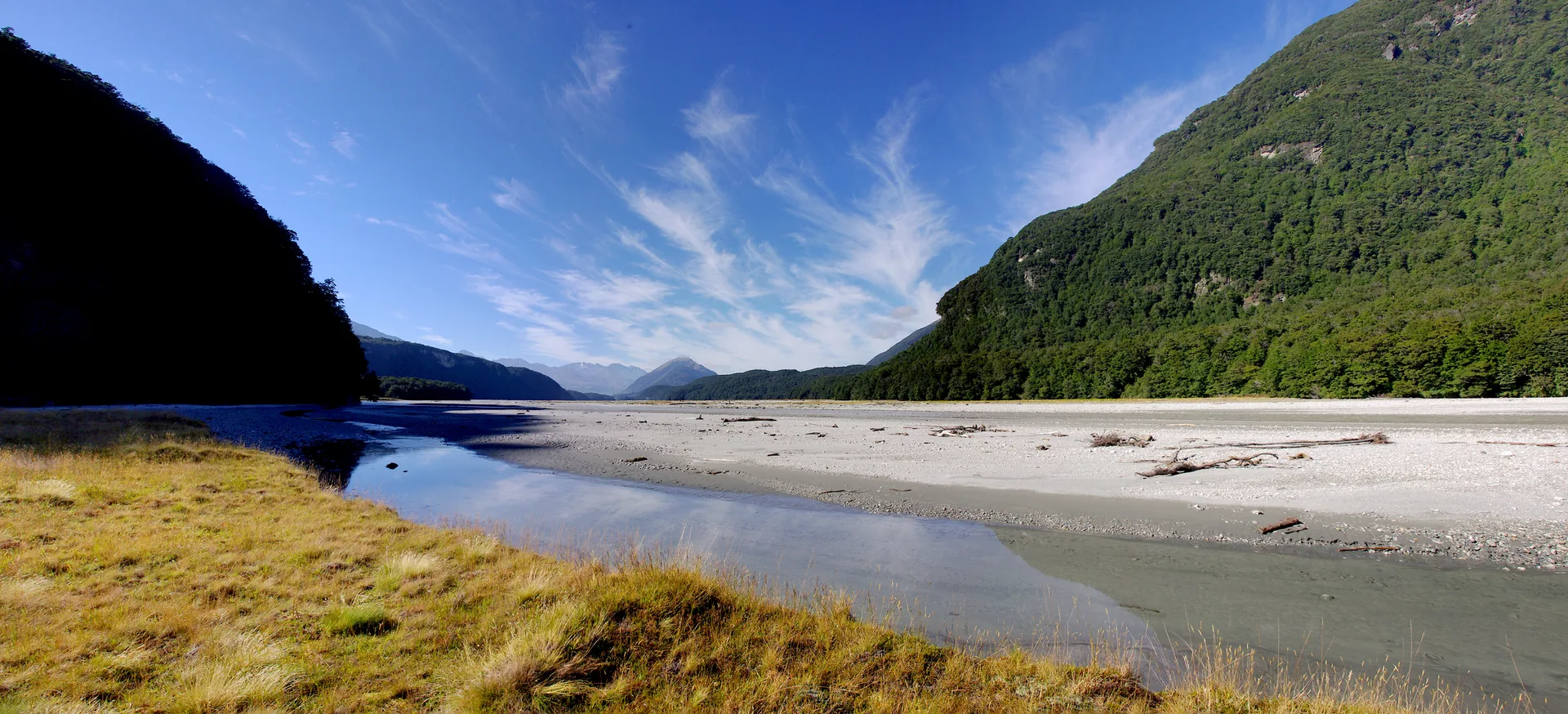 2014-02-02_10-25-57_NZ_Glenorchy-Dart_River_JH_pano-7_images