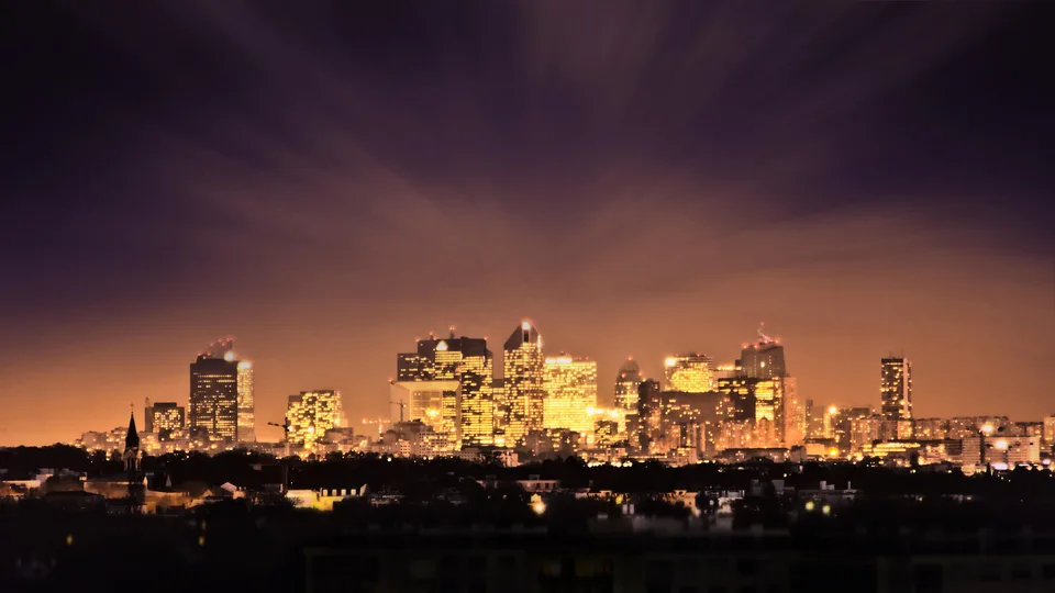 Dusk on "La Défense" —Paris