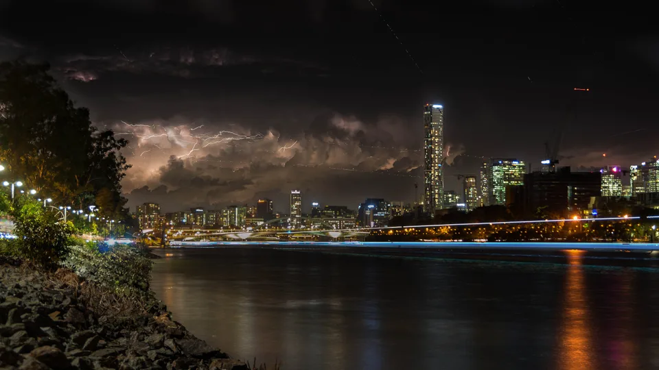 Thunderstorm over Brisbane 01-02-2016 Auchenflower
