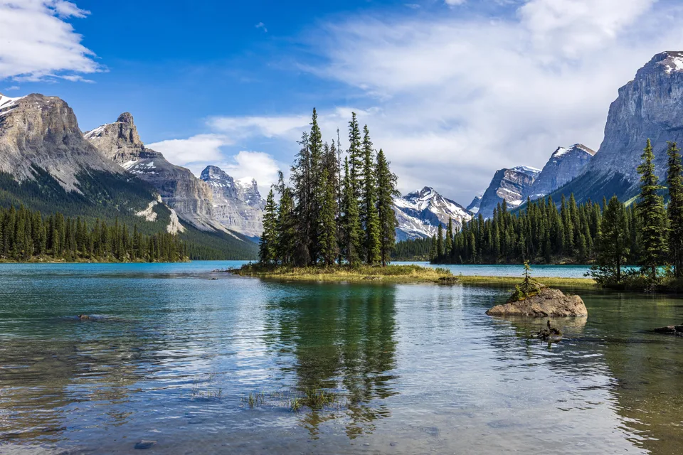 Maligne Lake · Spirit Island · mountains · lake