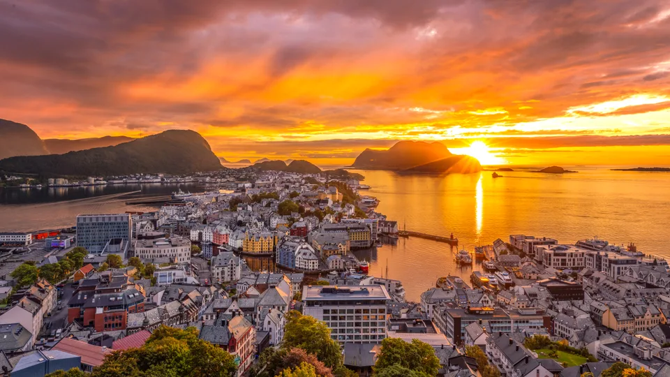 Li Feng · Norway · Ålesund · nature